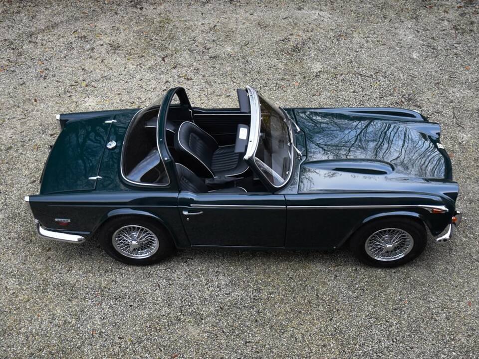 Image 7/29 of Triumph TR 5 PI (1968)