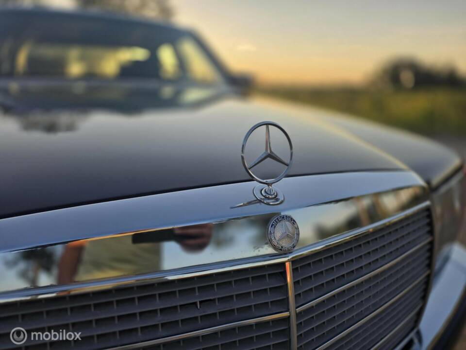 Image 26/50 de Mercedes-Benz 300 SE (1989)