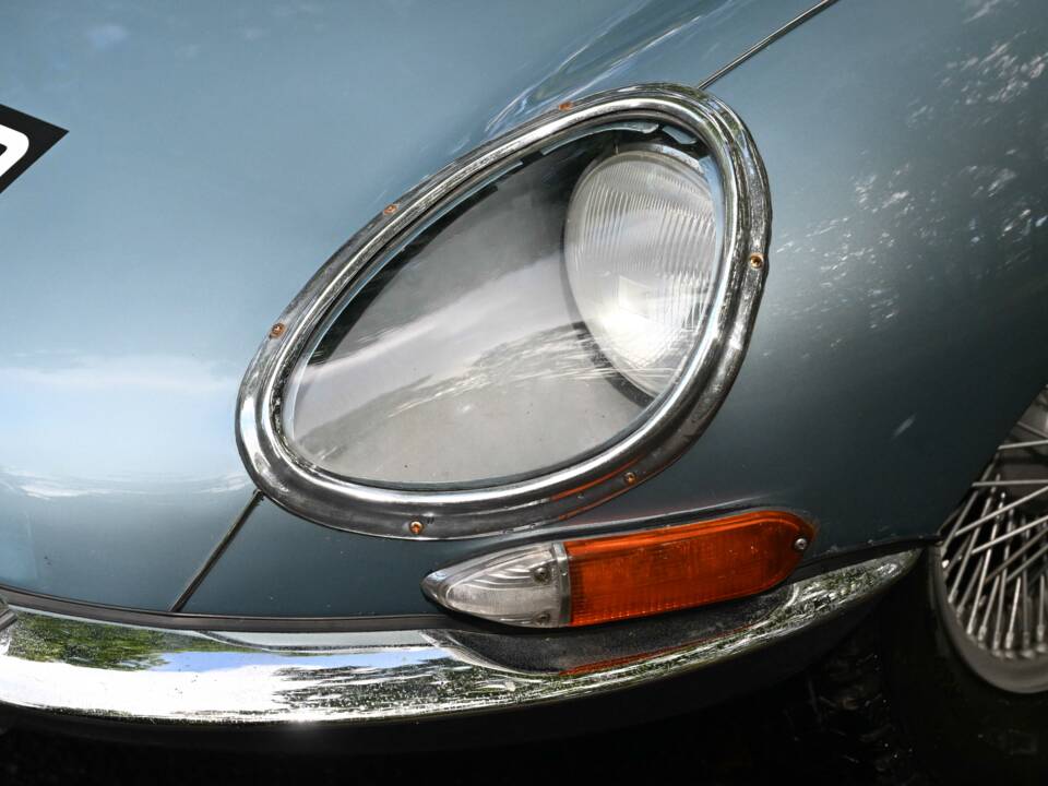Image 13/50 of Jaguar E-Type (2+2) (1966)