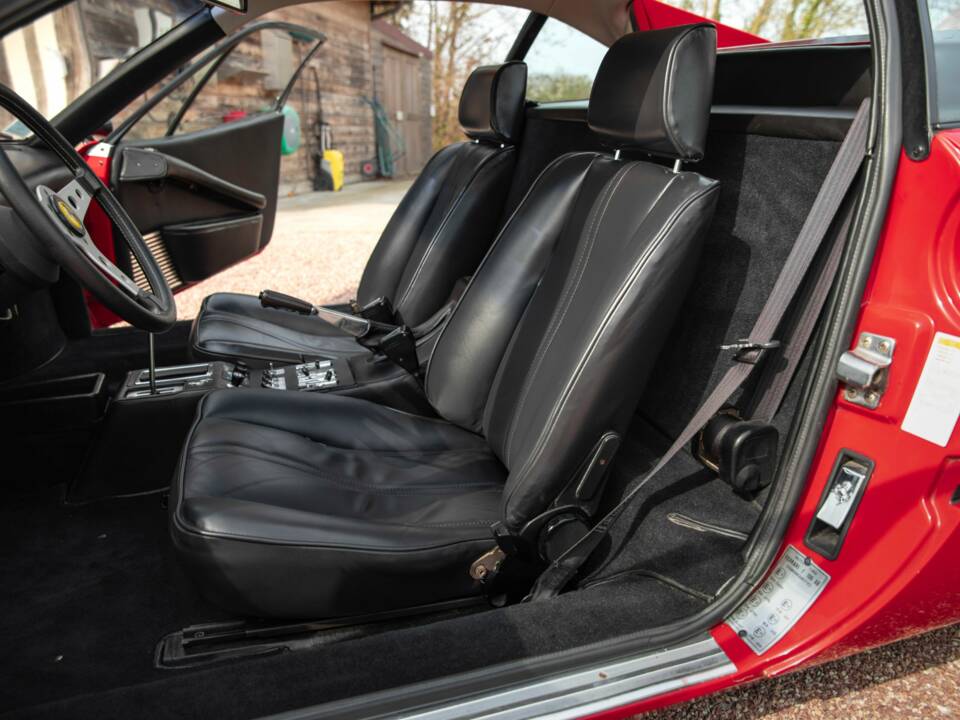 Image 5/42 of Ferrari 308 GTB (1976)