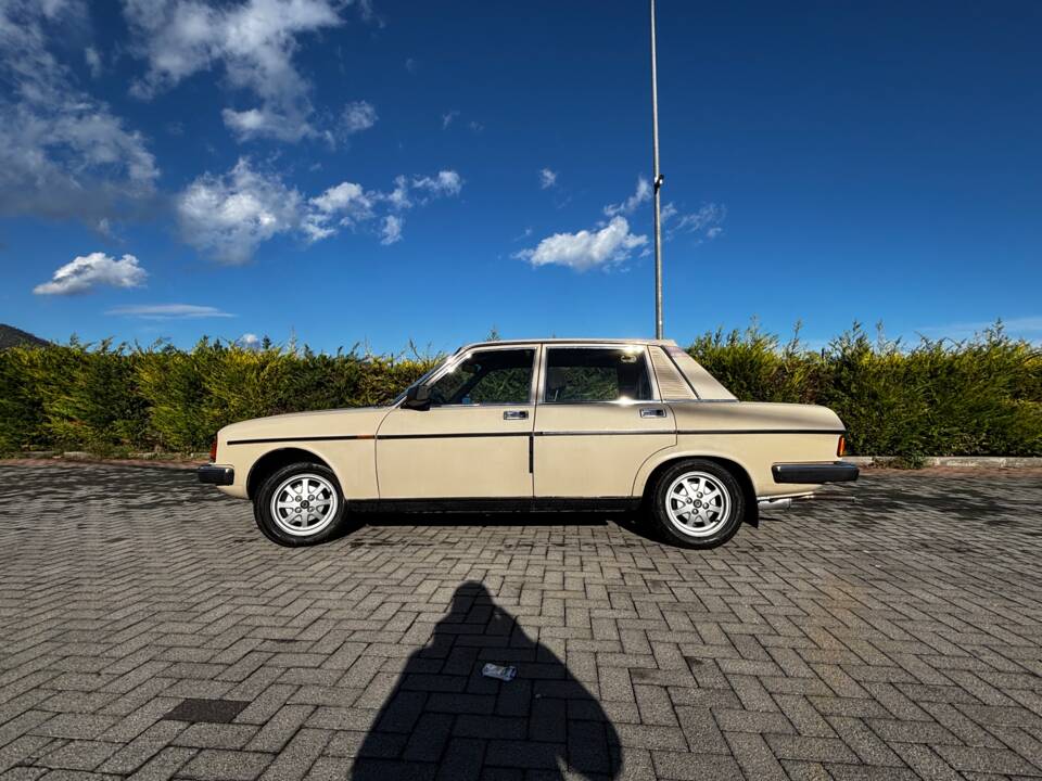Image 5/16 de Lancia Trevi 2000 I.E. (1982)