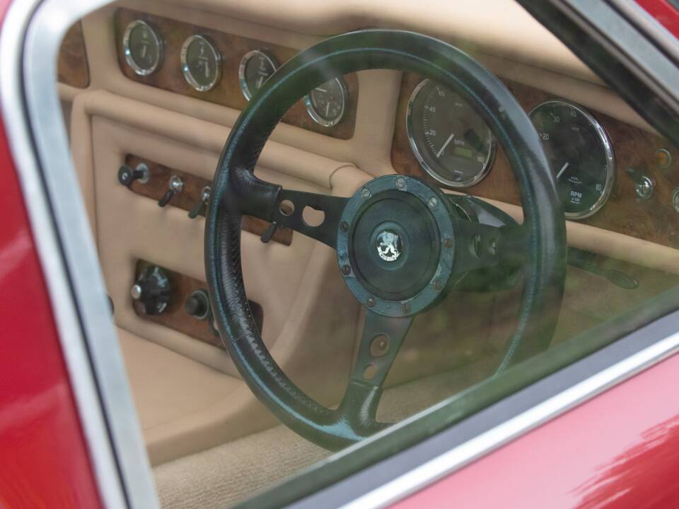 Image 16/50 of TVR Vixen Series 1 (1968)