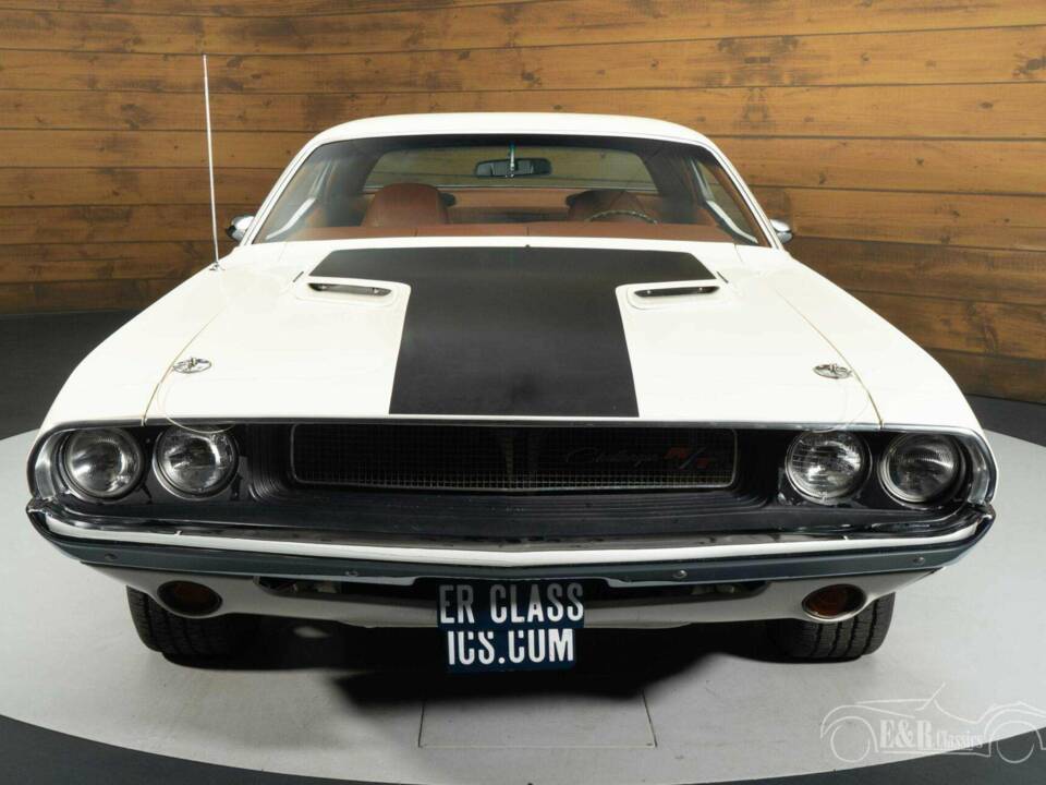 Bild 16/19 von Dodge Challenger R/T (1970)