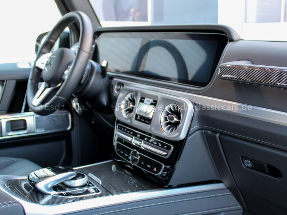 Image 13/32 of Mercedes-Benz G 500 (LWB) (2023)