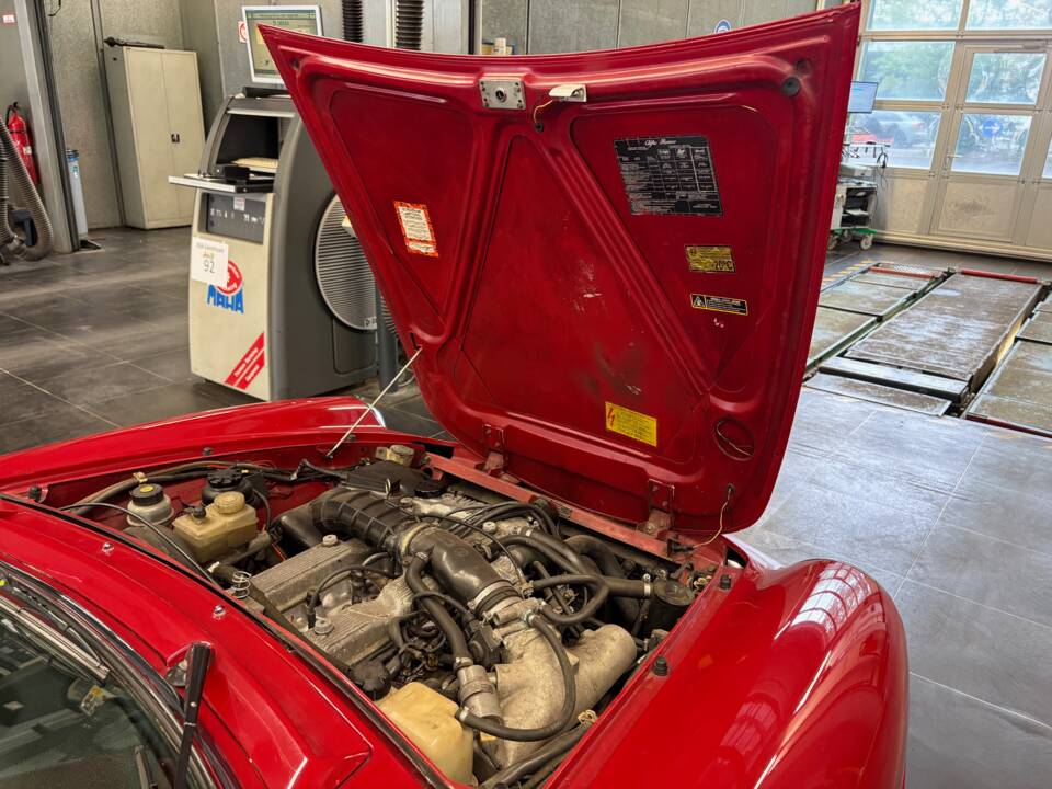 Image 24/25 of Alfa Romeo 2.0 Spider (1992)