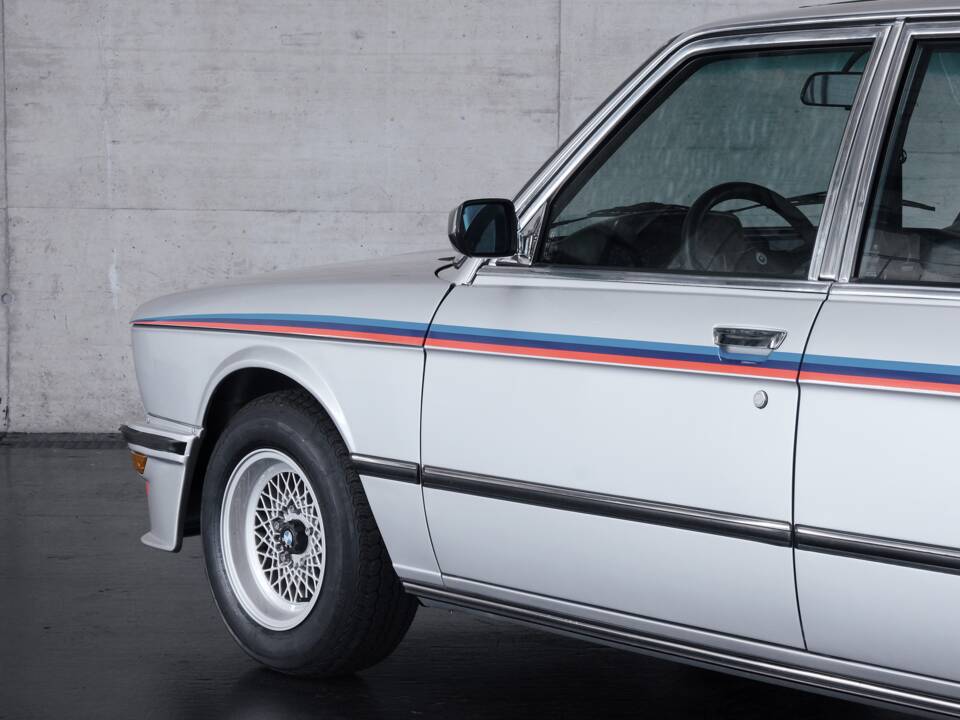 Bild 37/50 von BMW M 535i (1979)