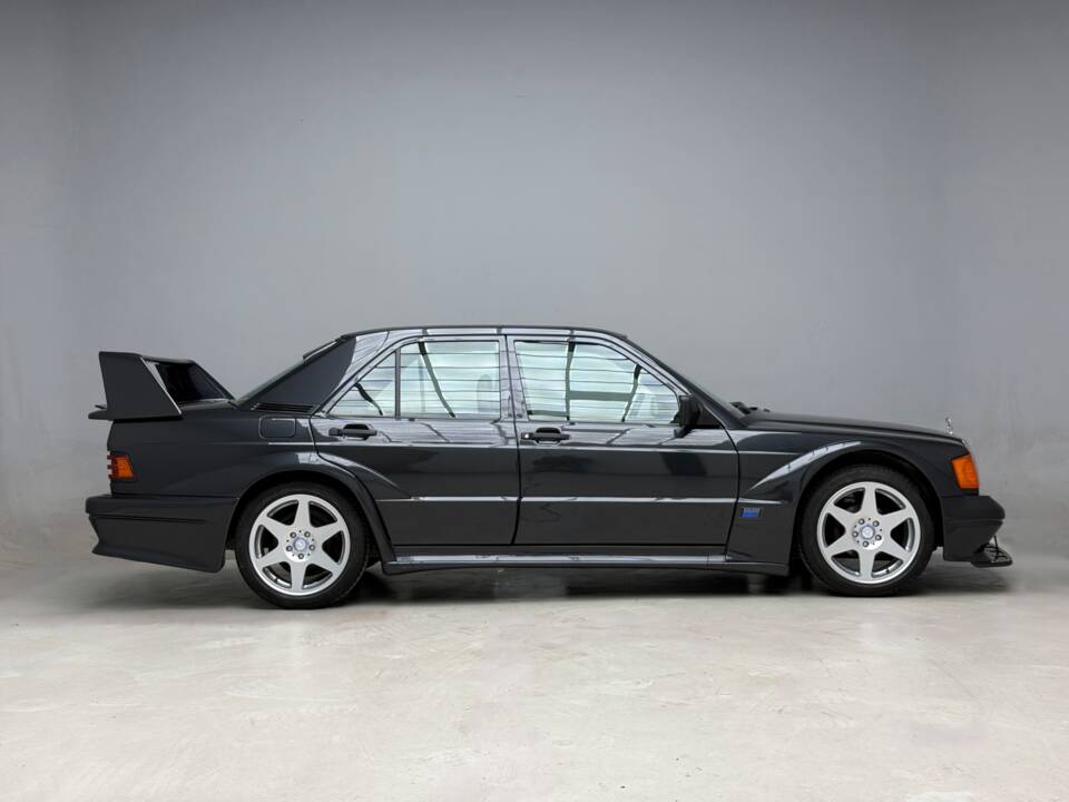 Image 1/21 of Mercedes-Benz 190 E 2.5-16 (1993)