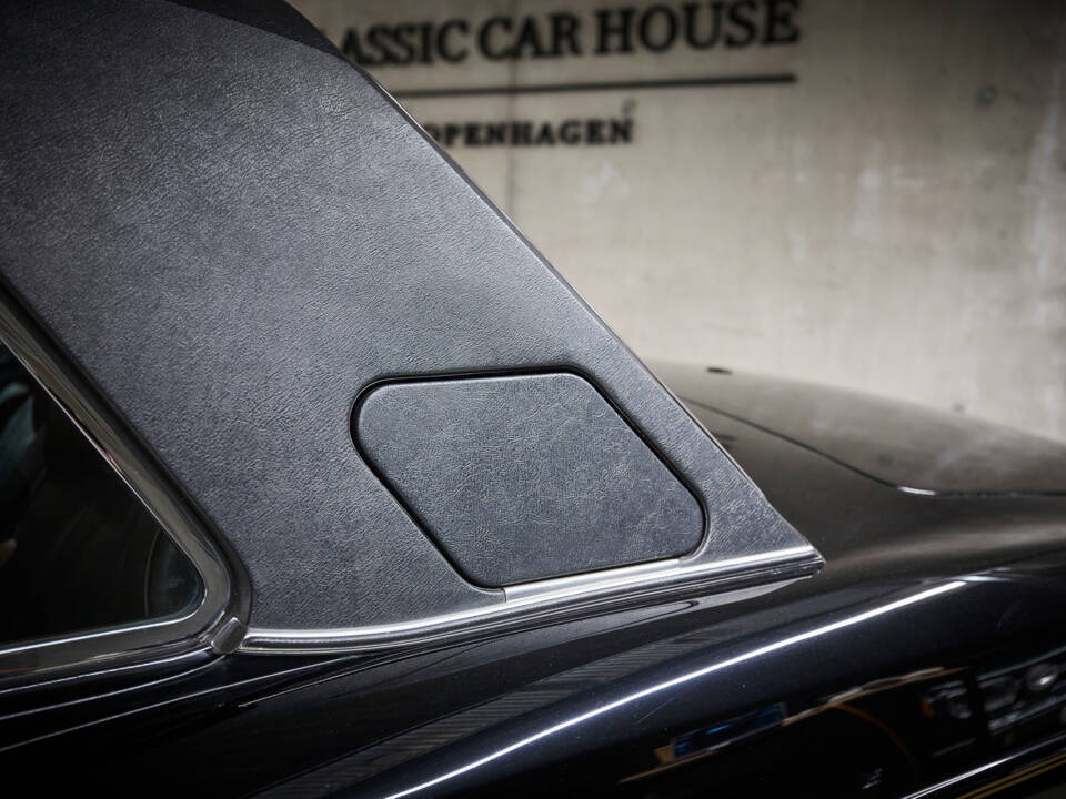 Image 42/99 of Rolls-Royce Corniche I (1979)