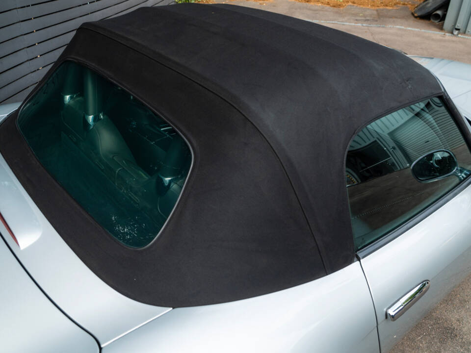 Image 37/53 of BMW Z8 (2001)