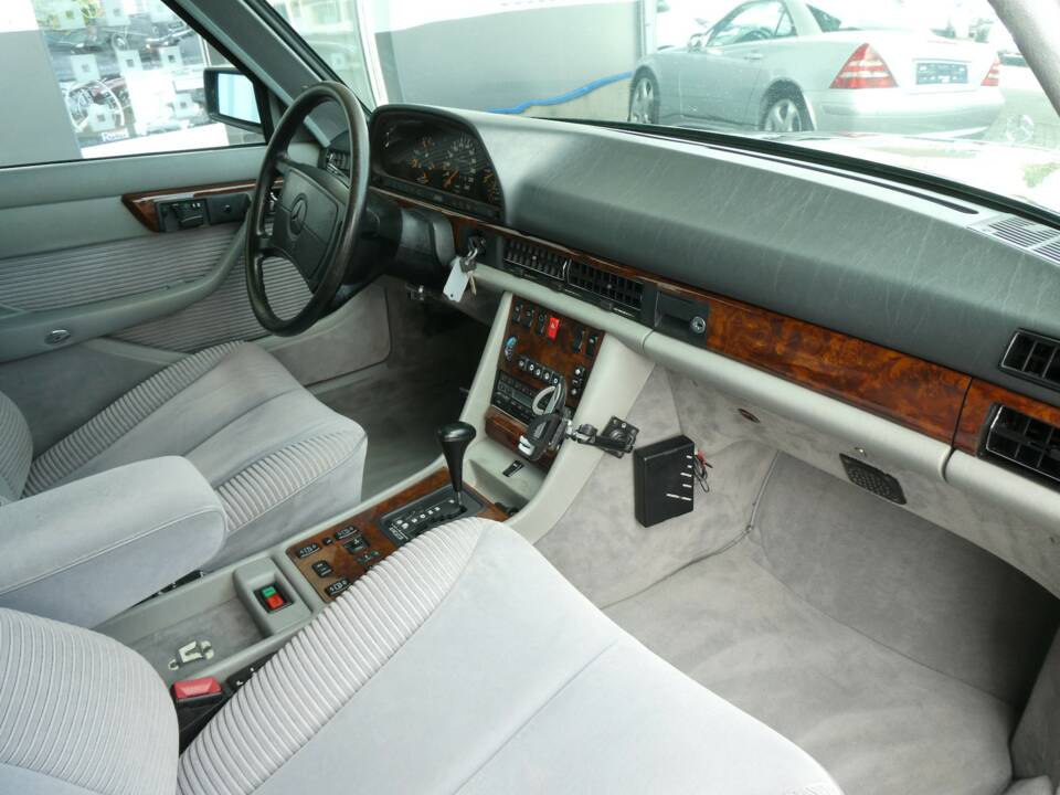 Image 12/22 of Mercedes-Benz 500 SEL Guard (1991)
