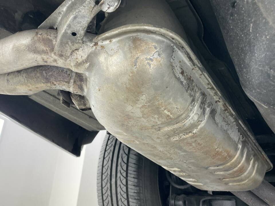 Image 37/40 de Mercedes-Benz 560 SEL (1987)