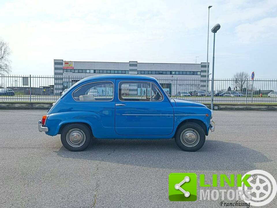 Image 2/10 de FIAT 600 D (1965)