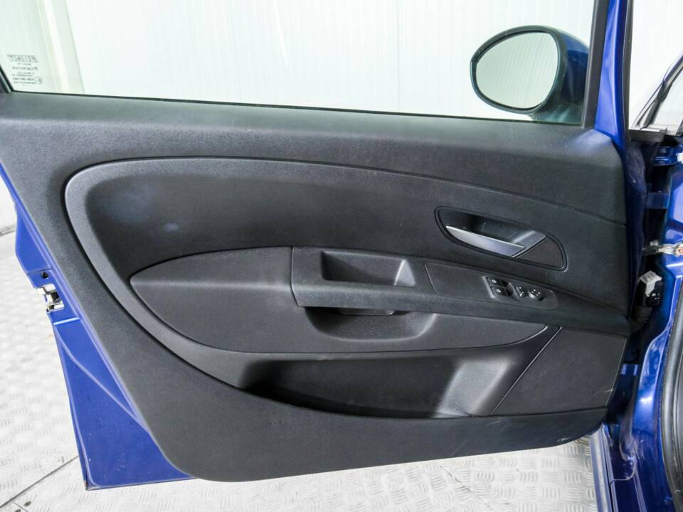 Bild 33/50 von FIAT Grande Punto 1.4 (2009)
