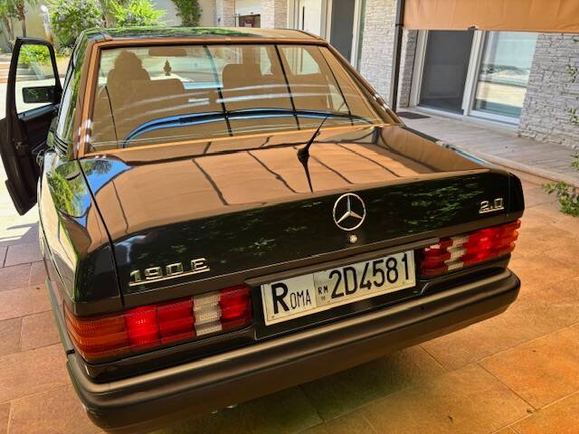 Bild 9/37 von Mercedes-Benz 190 E 2.0 (1991)