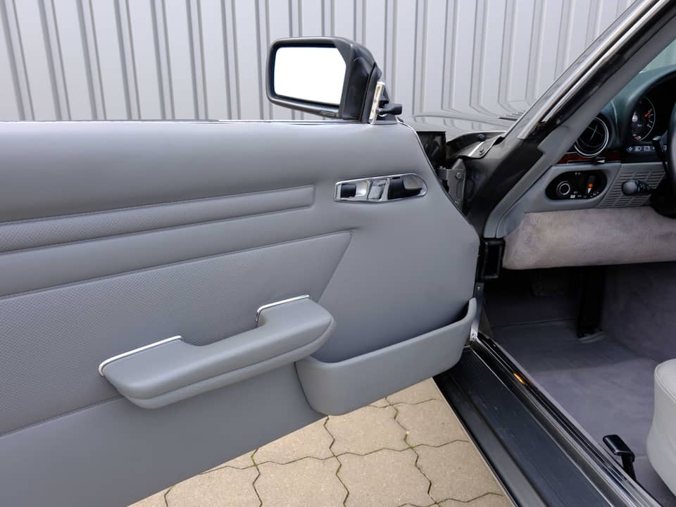 Image 77/96 of Mercedes-Benz 560 SL (1987)