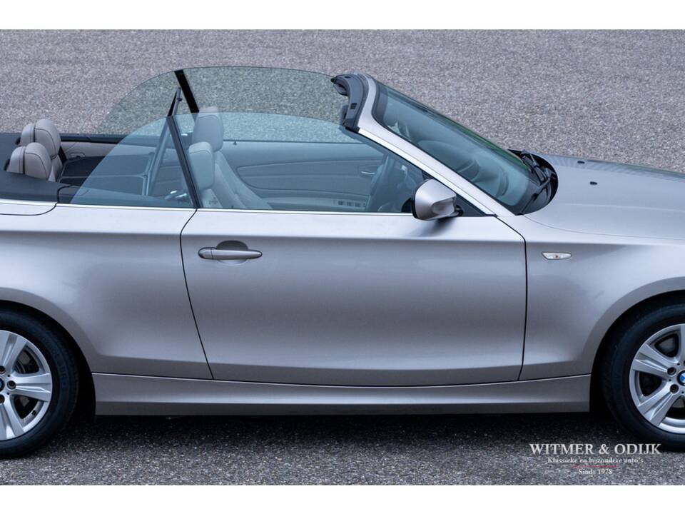 Image 27/33 de BMW 118i (2010)