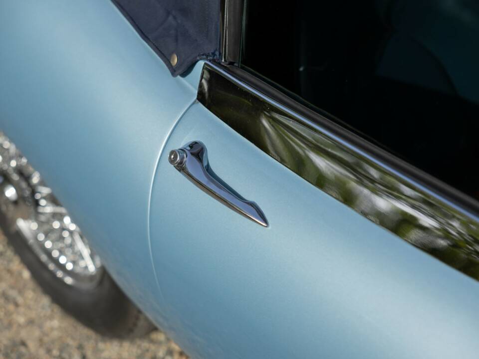 Image 22/50 de Jaguar Type E 3.8 (1964)