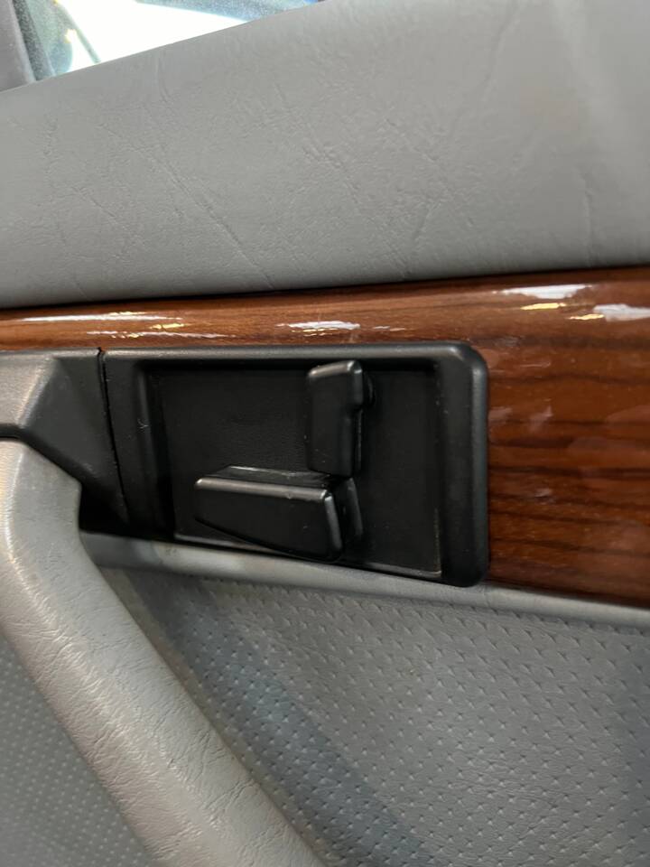 Bild 8/12 von Mercedes-Benz 380 SEL (1980)