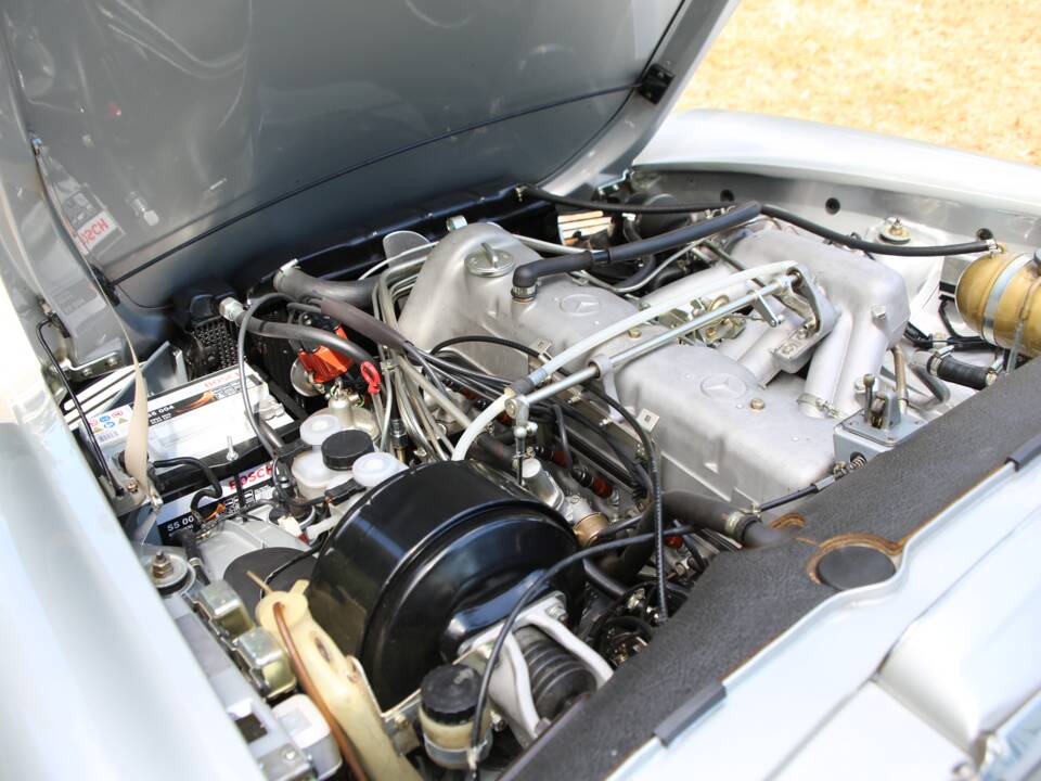 Image 31/37 of Mercedes-Benz 280 SL (1969)