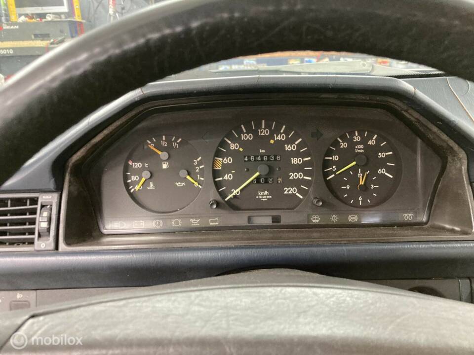 Bild 32/41 von Mercedes-Benz 300 D (1987)