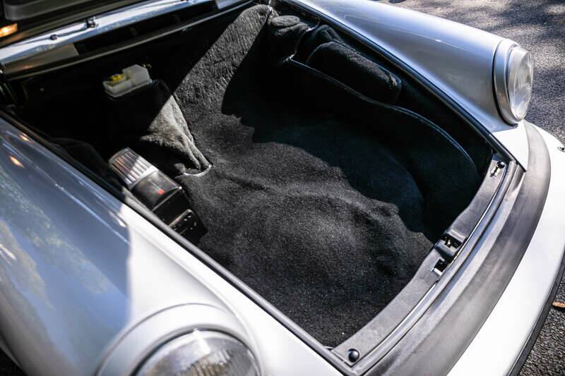 Bild 22/42 von Porsche 911 Carrera 3.2 (1989)