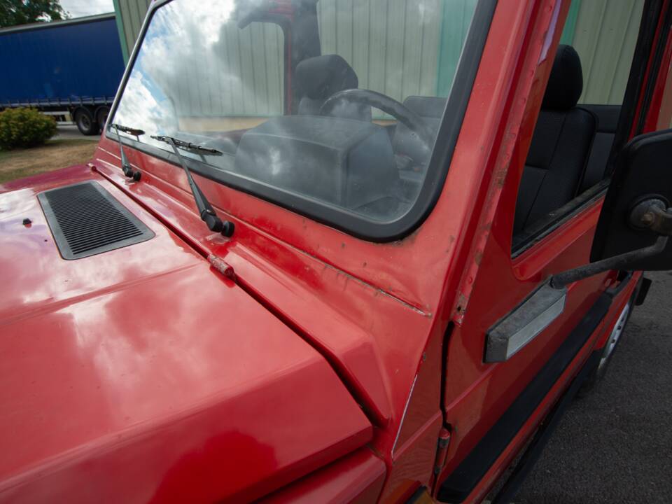 Immagine 29/42 di Mercedes-Benz 240 GD (SWB) (1979)