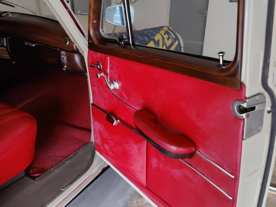 Bild 12/12 von Mercedes-Benz 220 S (1959)