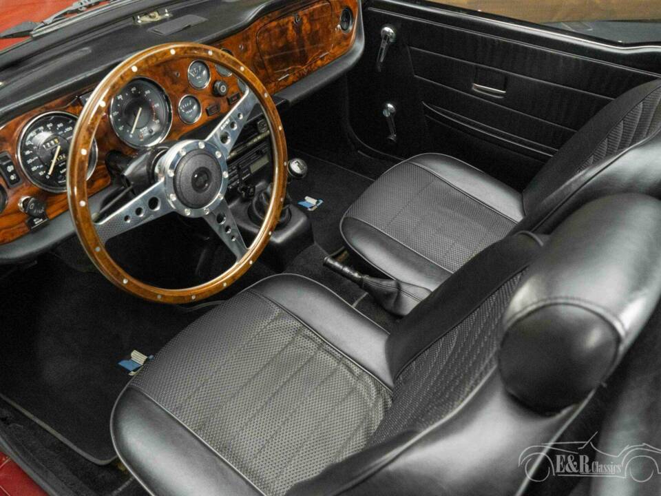 Image 19/19 of Triumph TR 6 (1974)