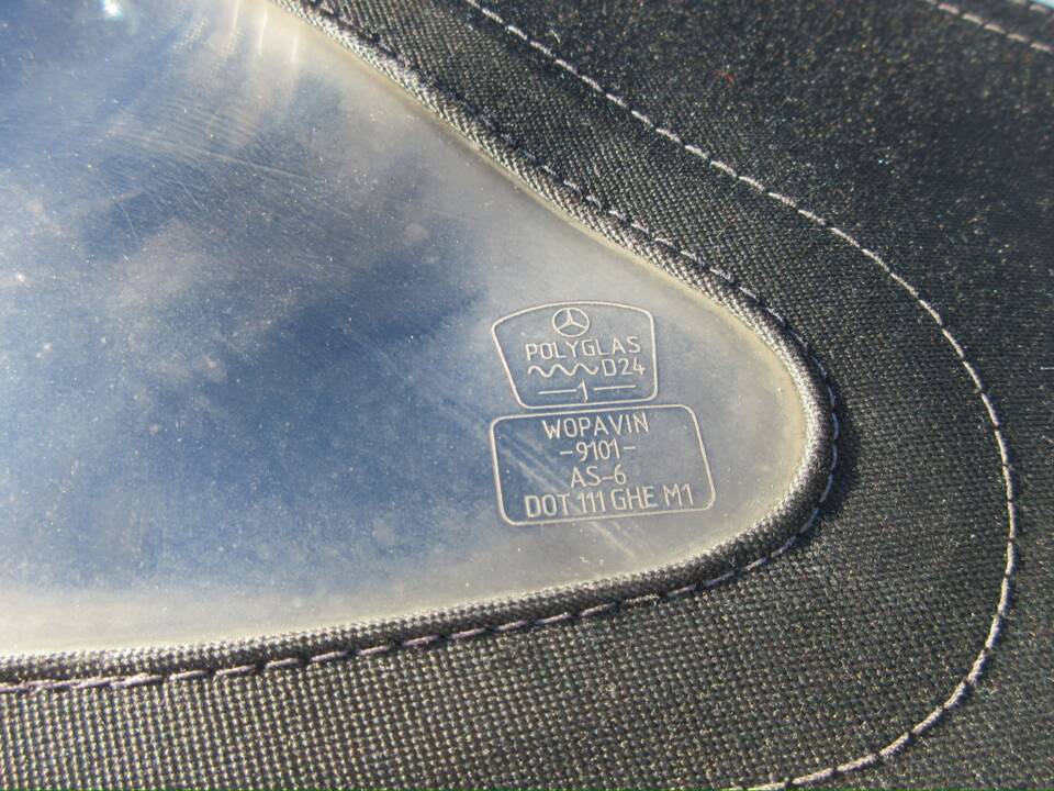 Image 30/39 of Mercedes-Benz SL 320 (1994)