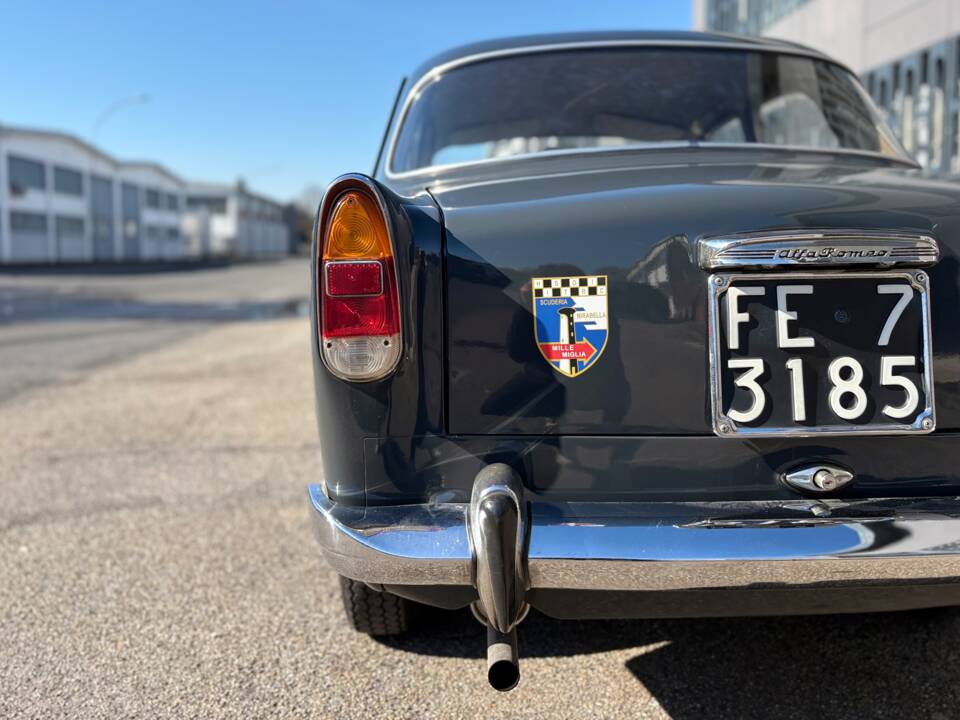 Image 17/25 of Alfa Romeo Giulietta TI (1961)