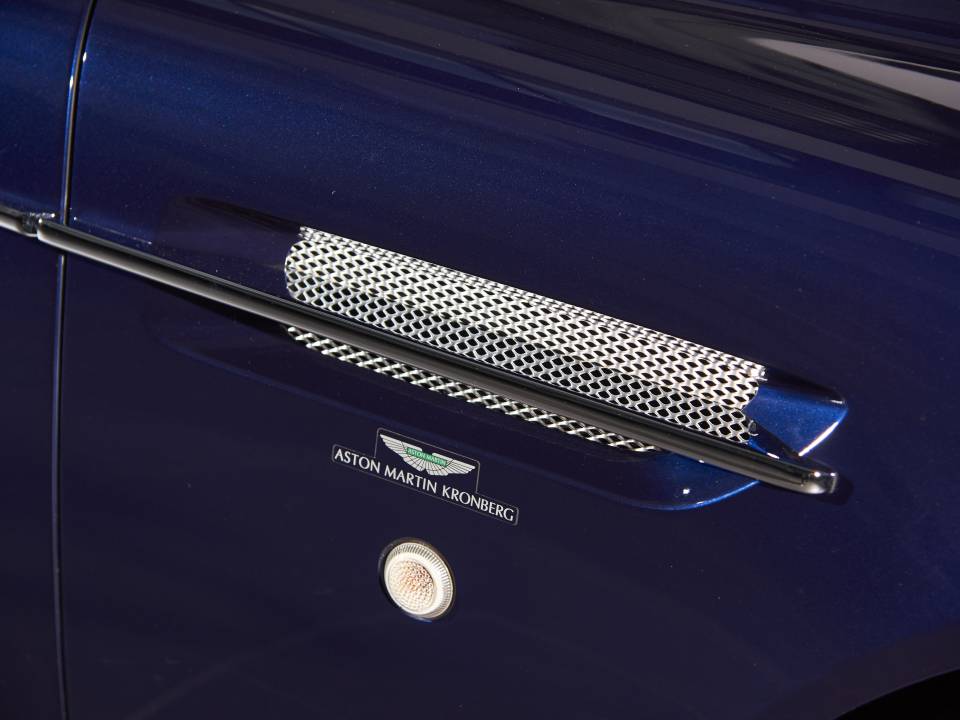 Aston Martin DB 9 - Seitengitter