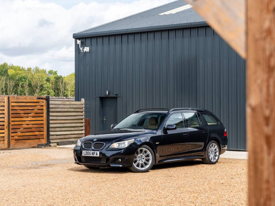 Imagen 61/65 de BMW 545i Touring (2005)