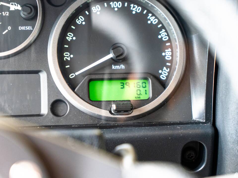 Image 16/24 of Land Rover Defender 110 (2013)