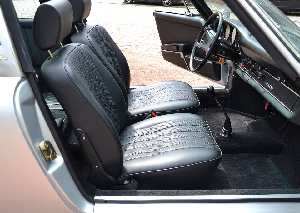 Immagine 24/31 di Porsche 911 2.2 S (1971)