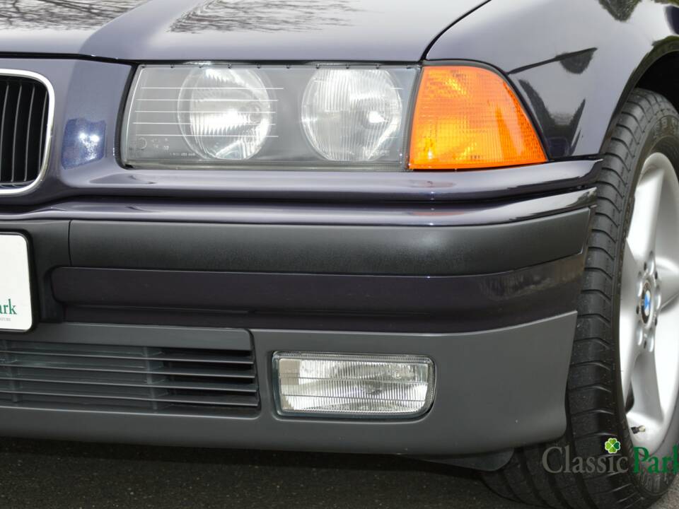 Bild 41/50 von BMW 320i (1994)