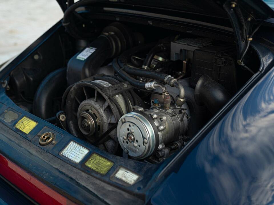 Bild 47/50 von Porsche 911 Carrera 3.2 (1989)