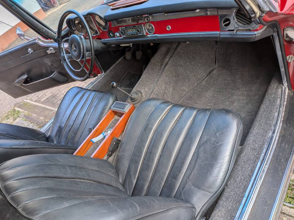 Image 6/18 of Mercedes-Benz 250 SL (1967)