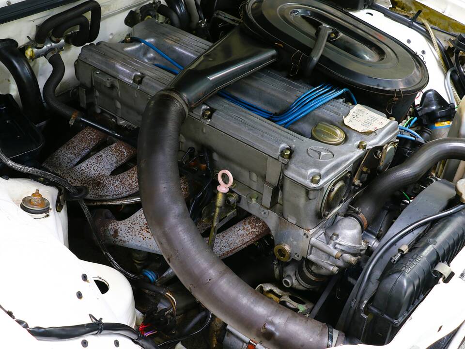 Bild 21/25 von Mercedes-Benz 280 E (1977)