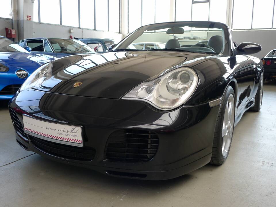 Image 25/41 of Porsche 911 Carrera 4S (2004)