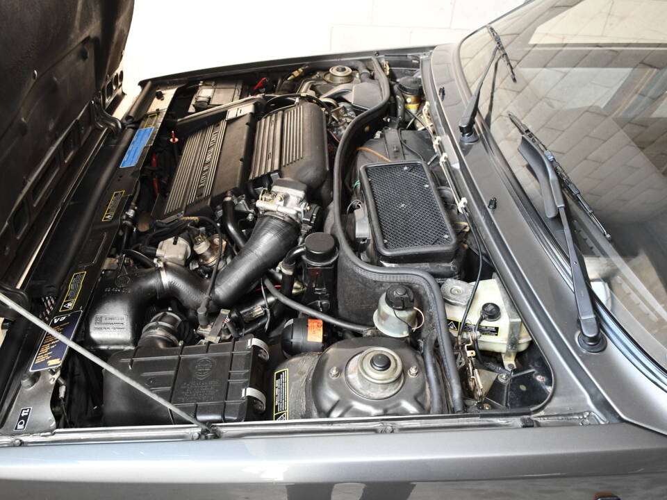 Image 13/35 of Lancia Delta HF Integrale 16V (1990)