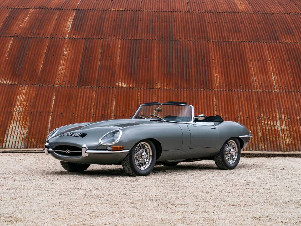 Image 1/34 de Jaguar E-Type (1968)