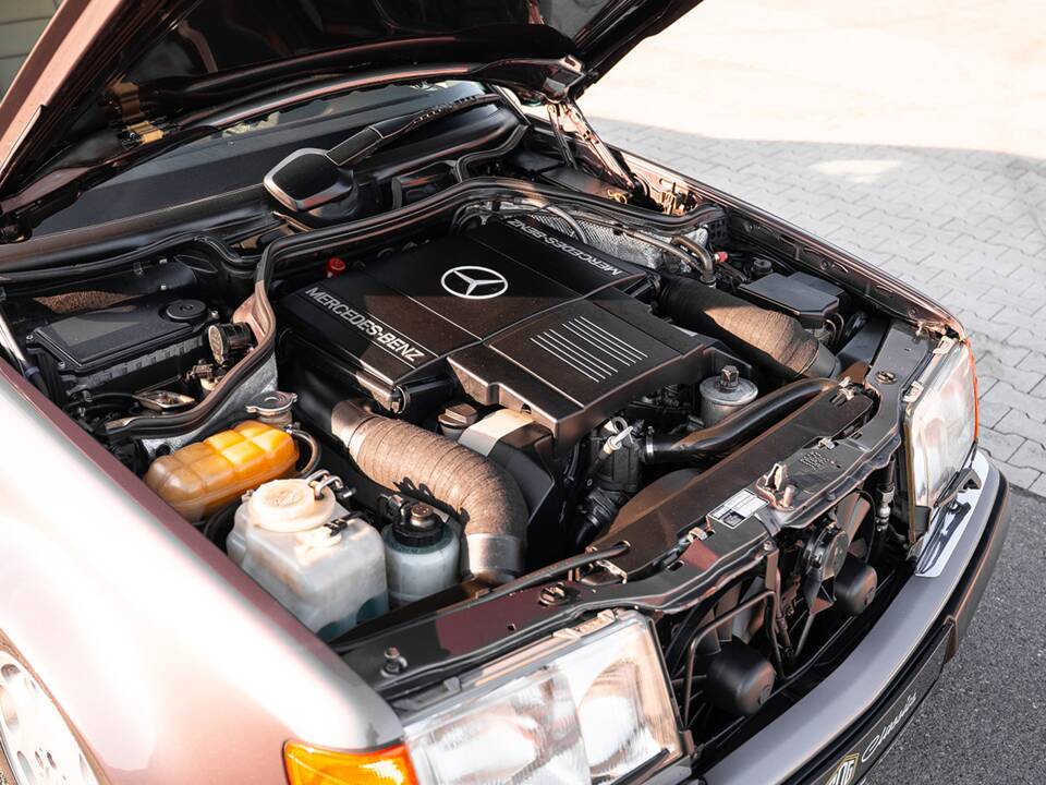 Bild 37/38 von Mercedes-Benz 500 E (1991)