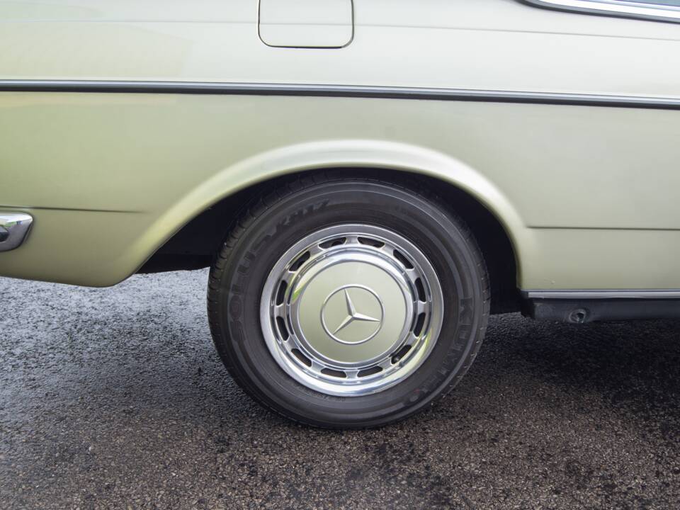 Image 25/30 de Mercedes-Benz 280 CE (1980)