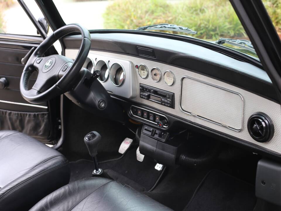 Immagine 11/38 di Mini Cooper 1.3i MPI (1999)