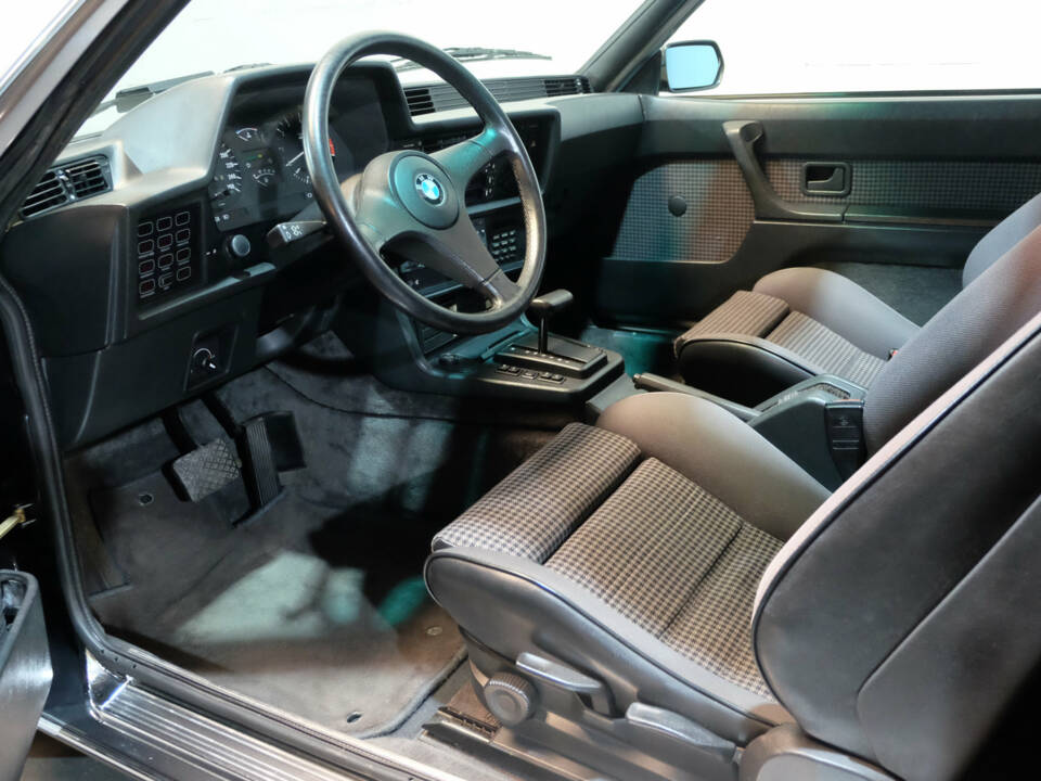 Image 6/18 de BMW 635 CSi (1986)