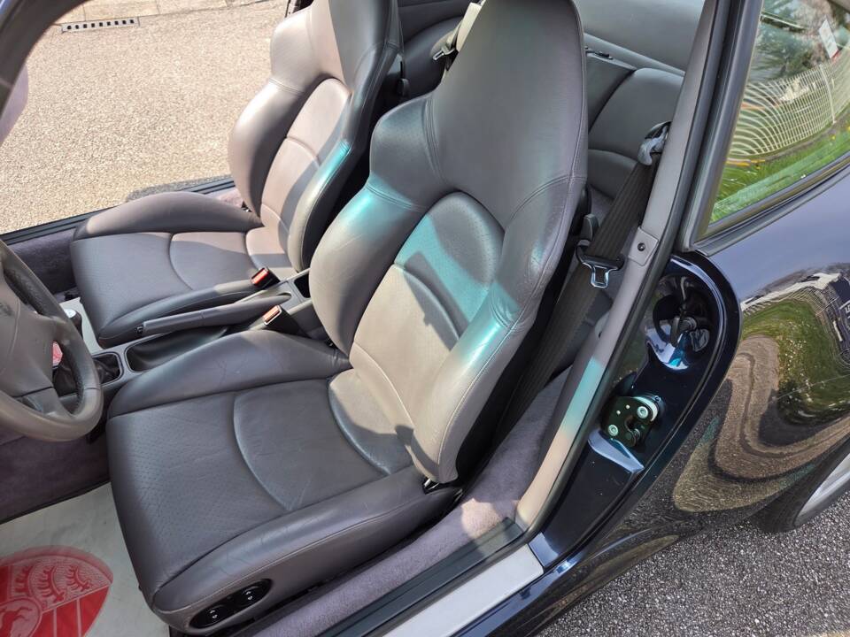 Bild 8/33 von Porsche 911 Carrera 4S (1996)