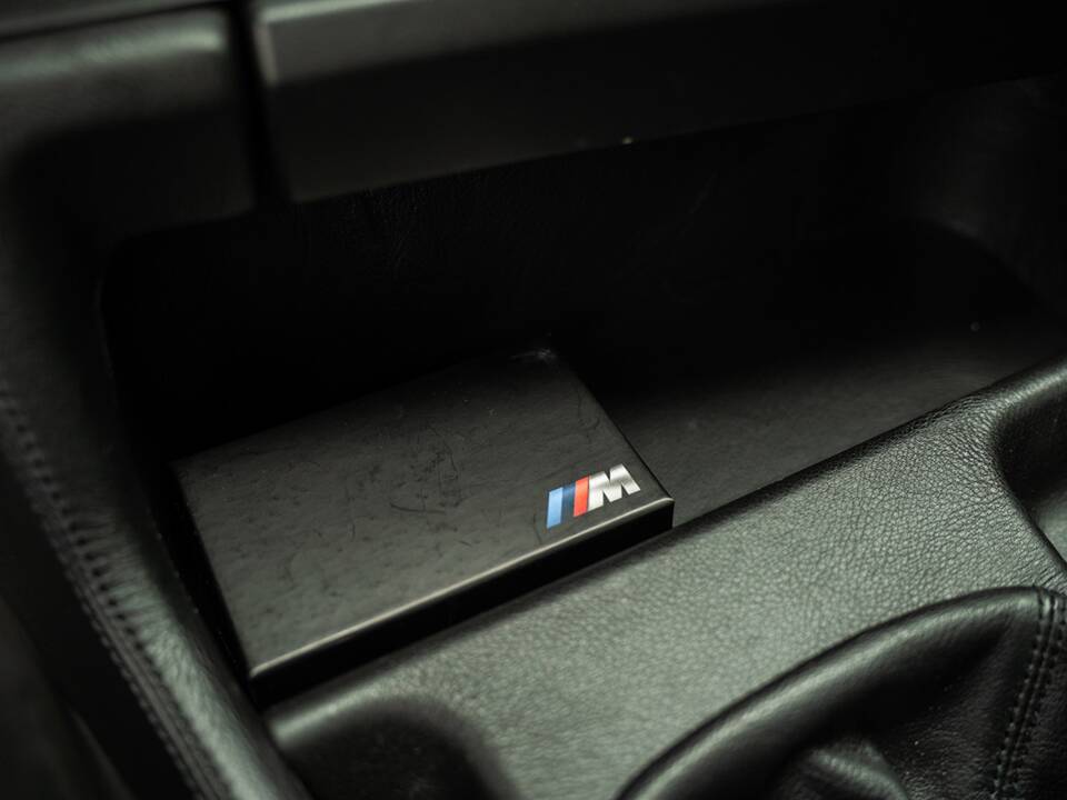 Bild 33/45 von BMW M5 (1992)