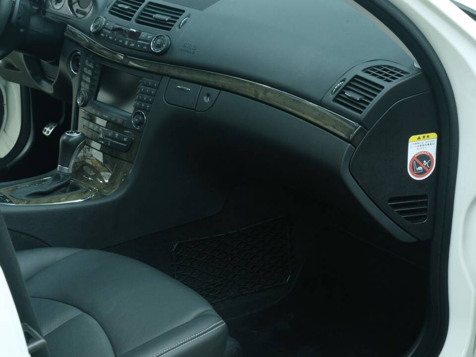 Bild 28/50 von Mercedes-Benz E 500 (2007)