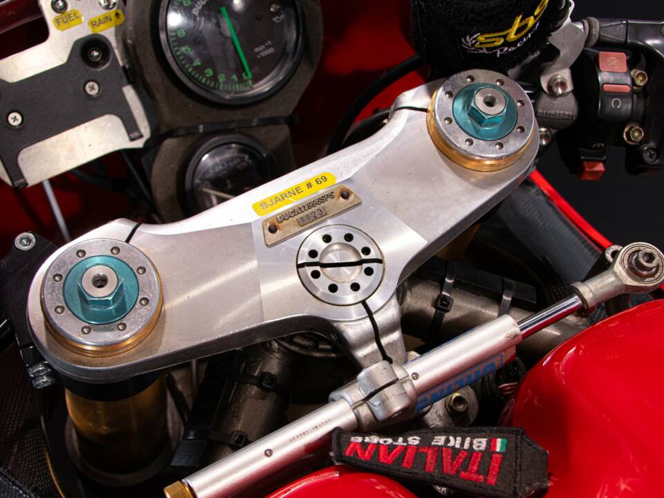 Imagen 44/50 de Ducati DUMMY (1999)