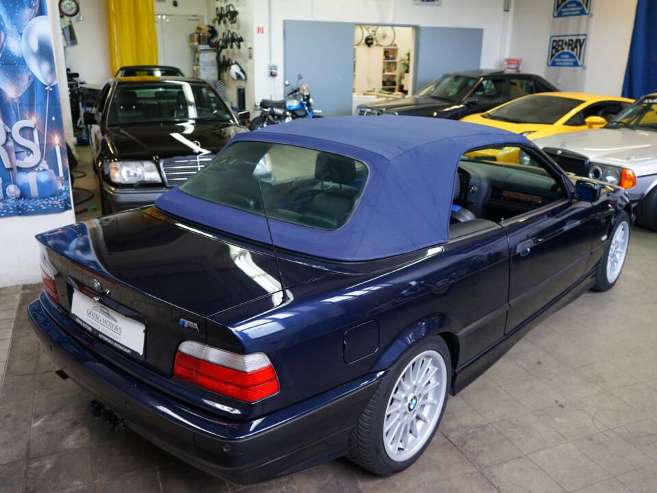 Image 18/36 of BMW 318i (1999)